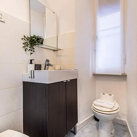Cozy Saint Peter Apt, Steps From Vatican *